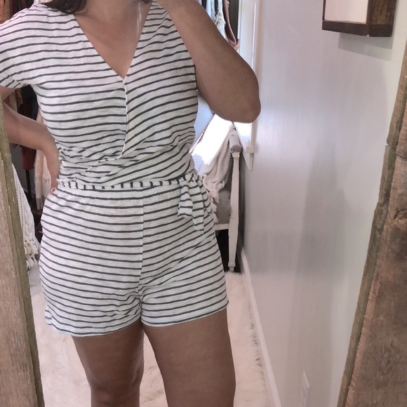 TIME AND TRU small striped romper - Picture 3 of 7